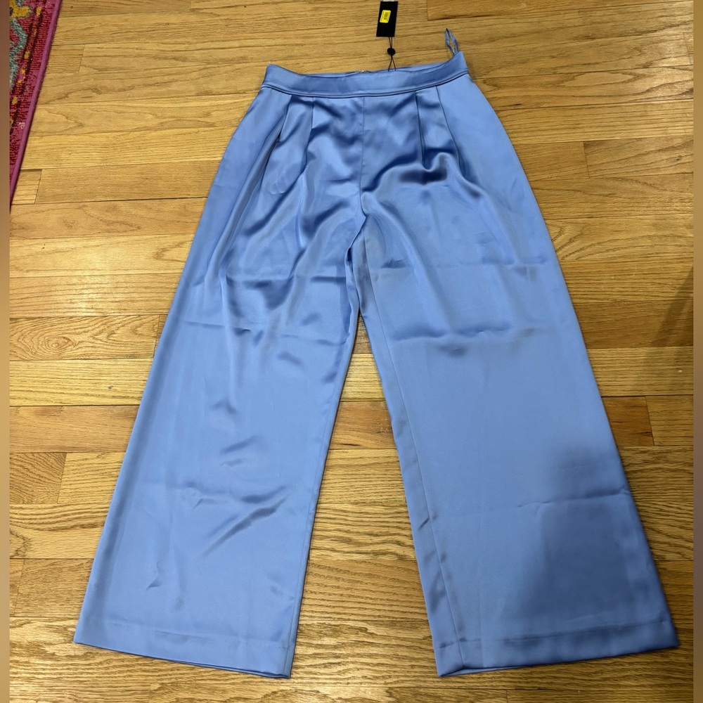 Gianni Bini Light Blue pleaded Satin wide leg trouser’s.